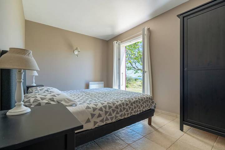 Location de vacances pour 4 personnes, avec jardin et terrasse, animaux acceptés à Cruis - 3