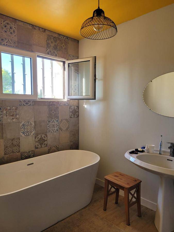 Chambre d’hôte pour 2 personnes, avec vue et terrasse à Hyeres - 3