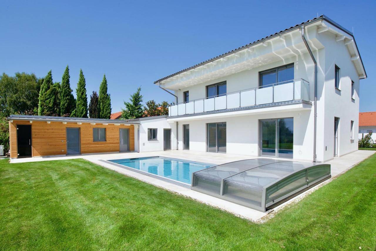 Villa 60, luxuriöse Villa mit Pool, Sauna und großem Garten in Gols, Neusiedlersee-Hügelland