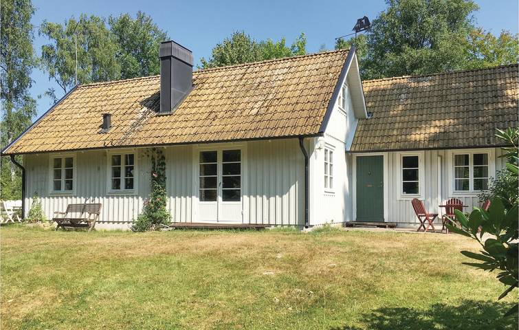 Hus för 8 Personer med trädgård in Hässleholm kommun