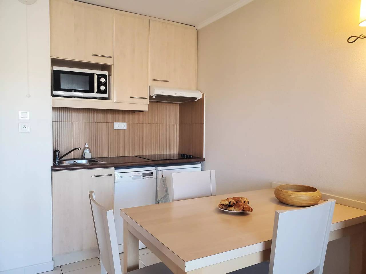 Studio entier, Cap Hermes Studio 31m2 Vue Port Climatisé Wifi pis in Fréjus Plage, Fréjus