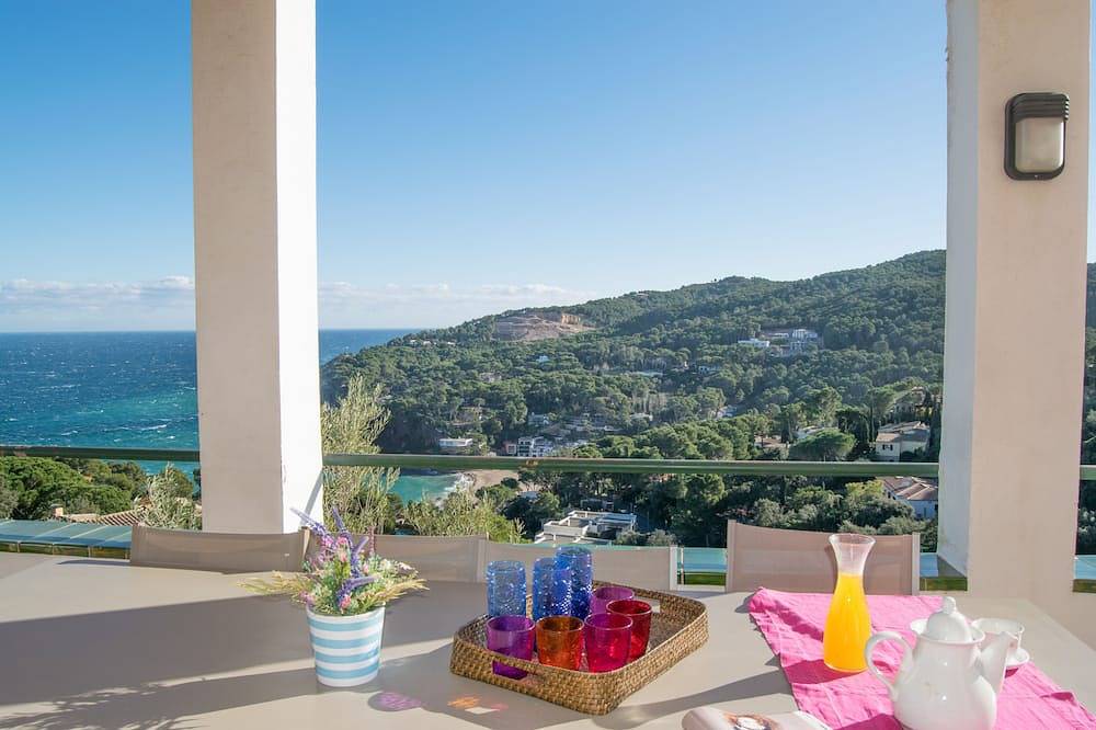 Ideal für große Familien, ruhige Wohngegend, Meerblick, Pool. in Begur, Costa Brava