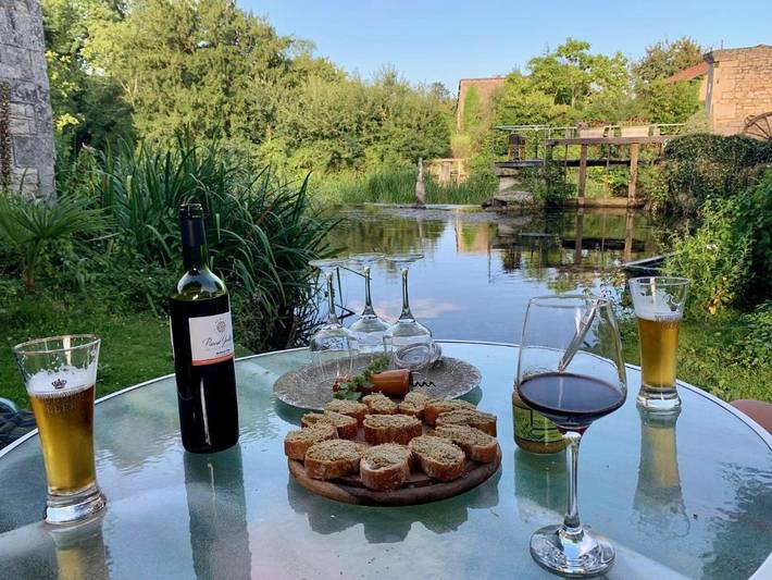 Location de vacances pour 4 personnes, avec jardin à Verteuil-sur-Charente