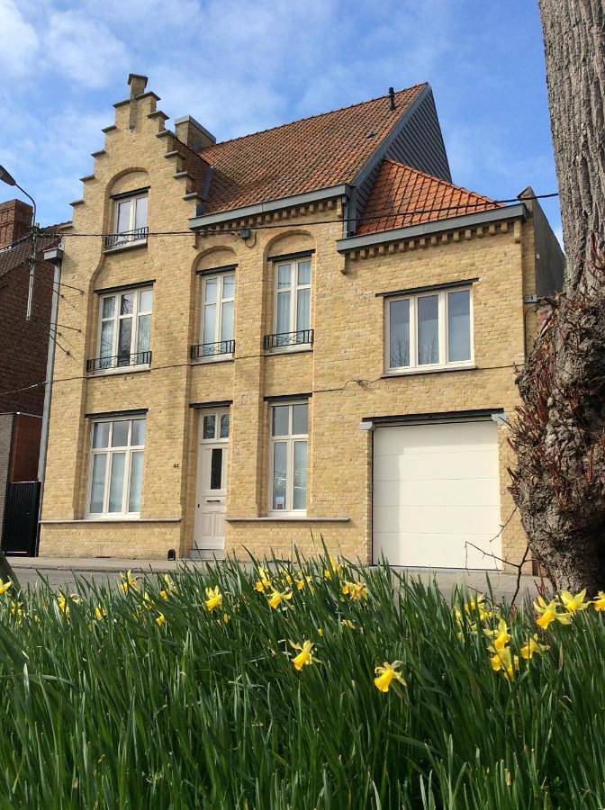 Location de vacances pour 10 personnes, avec vue et jardin à Furnes