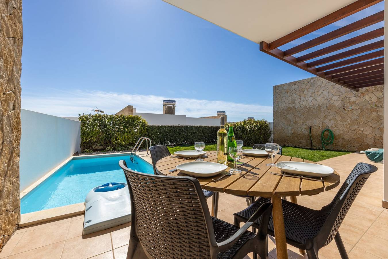 Villa Air Jibe with private pool and garden in Sagres in Sagres, Parque Natural do Sudoeste Alentejano e Costa Vicentina