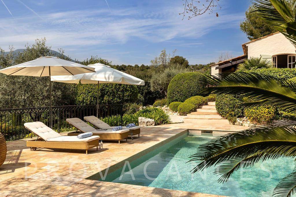 Exklusive Villa mit Panoramablick und privatem Pool in der Nähe von Saint-Paul-de-Vence in La Colle-sur-Loup, Cannes und Umgebung