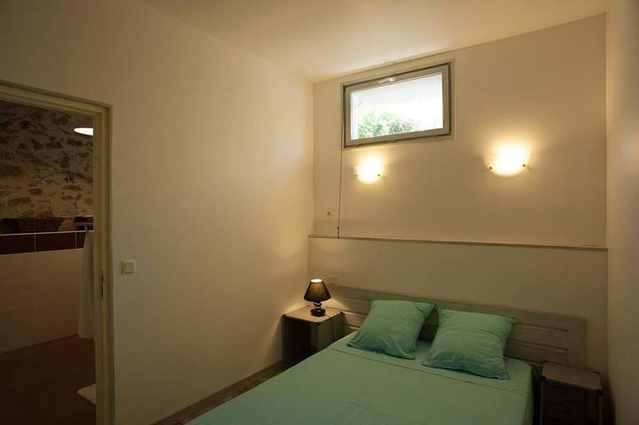 Location de vacances pour 4 personnes, avec jardin et piscine à Embres-et-Castelmaure - 2