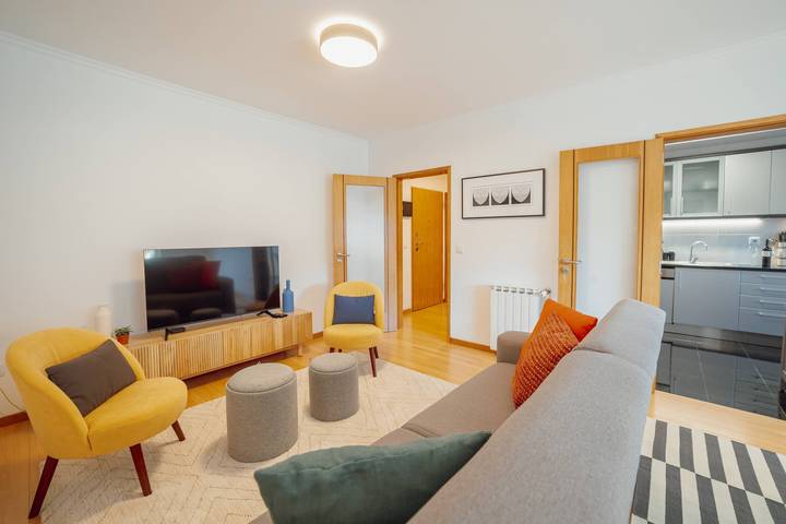 Ferielejlighed for 4 personer, med balkon og have i Porto