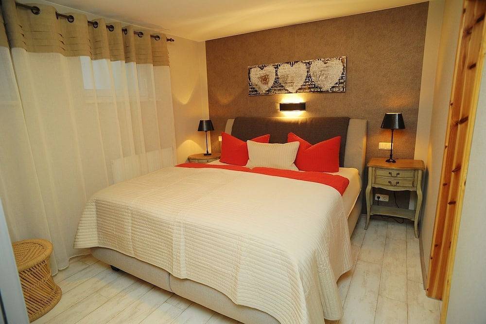 Ganze Wohnung, Ferienwohnung Bellevue - Chalet am See in Stadt Buckow (Märkische Schweiz), Märkische Schweiz-Oderland