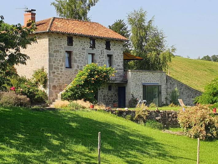 Location de vacances pour 2 personnes, avec Terrasse et Jardin ainsi que Piscine et Sauna à Bessonies