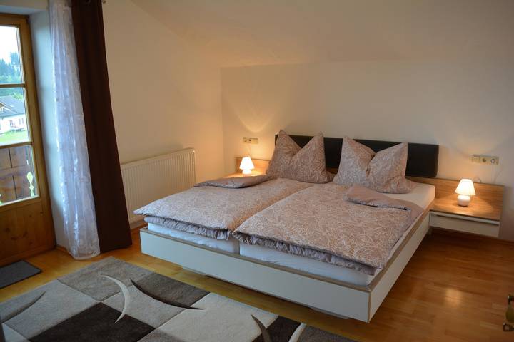 Ganze Ferienwohnung, Fewo letzte  Rose, 2 Schlafz. in Rieden, Bayerisch Schwaben
