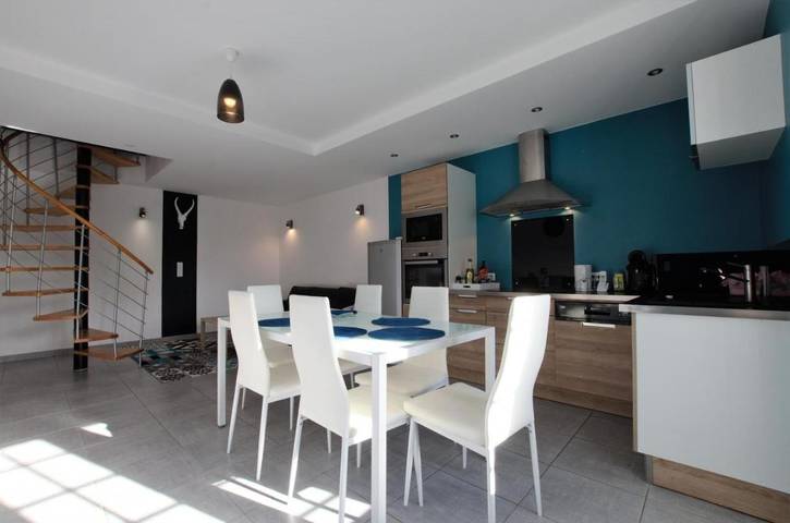 Location de vacances pour 4 personnes, avec jardin ainsi que terrasse et piscine dans Villenauxe-la-Grande