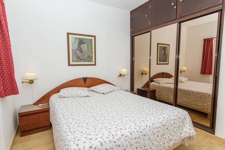 Ganze Wohnung, Schöne Wohnung mit Meerblick von der Terrasse - Gemeinschaftspool 100m entfernt in Santa Maria, São Gonçalo de Lagos