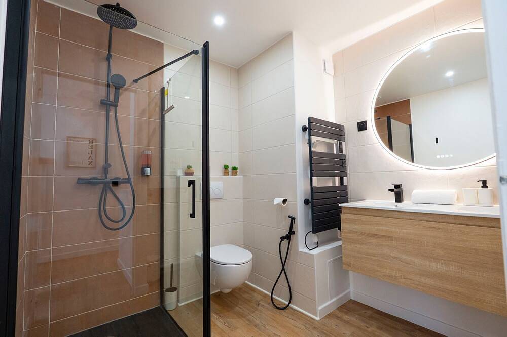 Entire apartment, Triplex loft with Jaccuzi in Le Mans, Sarthe