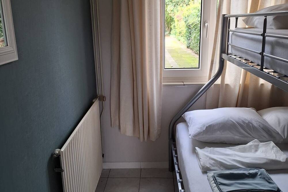 Detached vacation bungalow in the Veluwe 100 m from the forest in Ermelo, Veluwe