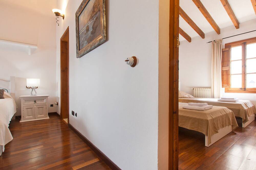 C. Es Convent, house in Alcudia with Wifi in Alcudia Old Town, Alcúdia