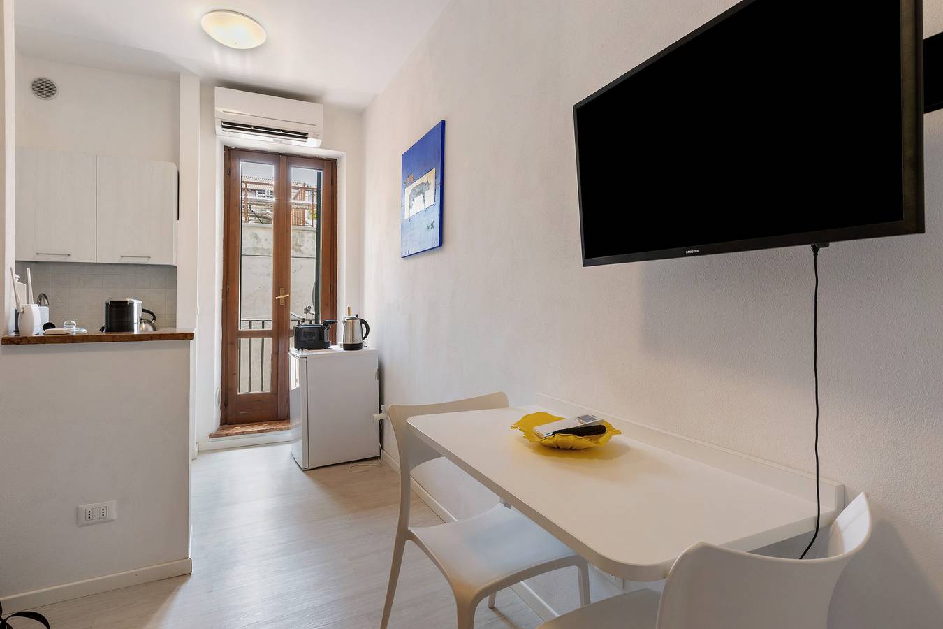 Gehele studio, Studio 'Veronetta Inn' met balkon, draadloos internet en airconditioning in Centro Storico, Verona
