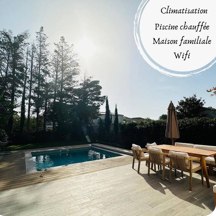 Ferienhaus für 10 Personen, mit Terrasse und Garten sowie Pool