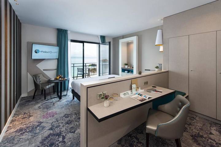 Station pour 3 personnes, avec jardin et terrasse ainsi que jacuzzi et sauna, animaux acceptés dans Plage des Sables Blancs (Douarnenez) - 2