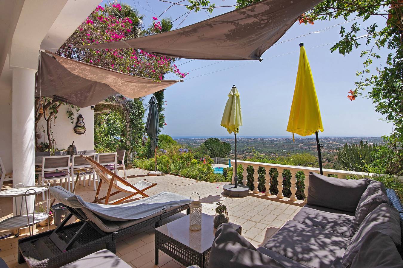 Villa 'La Ribeyre' con vista mare, piscina privata e Wi-Fi in Boliqueime, Distretto di Faro