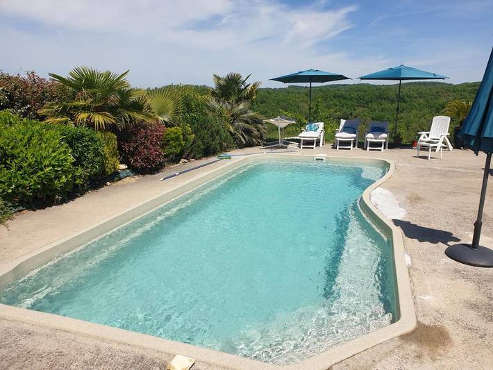 Chambre d’hôte pour 4 personnes, avec Terrasse et Jardin ainsi que Piscine et Vue