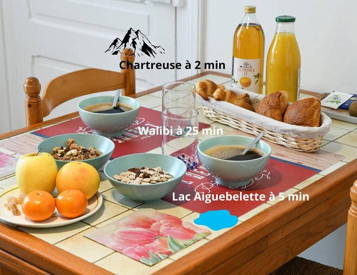 Gîte pour 3 personnes, avec Balcon et Terrasse ainsi que Jardin et Vue dans Saint-Béron