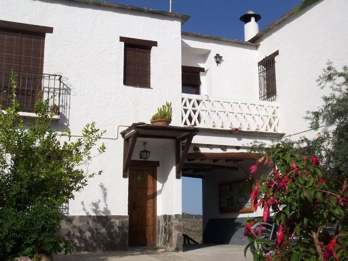 Apartamento para 5 personas, con Balcón además de Terraza y Jardín en Válor