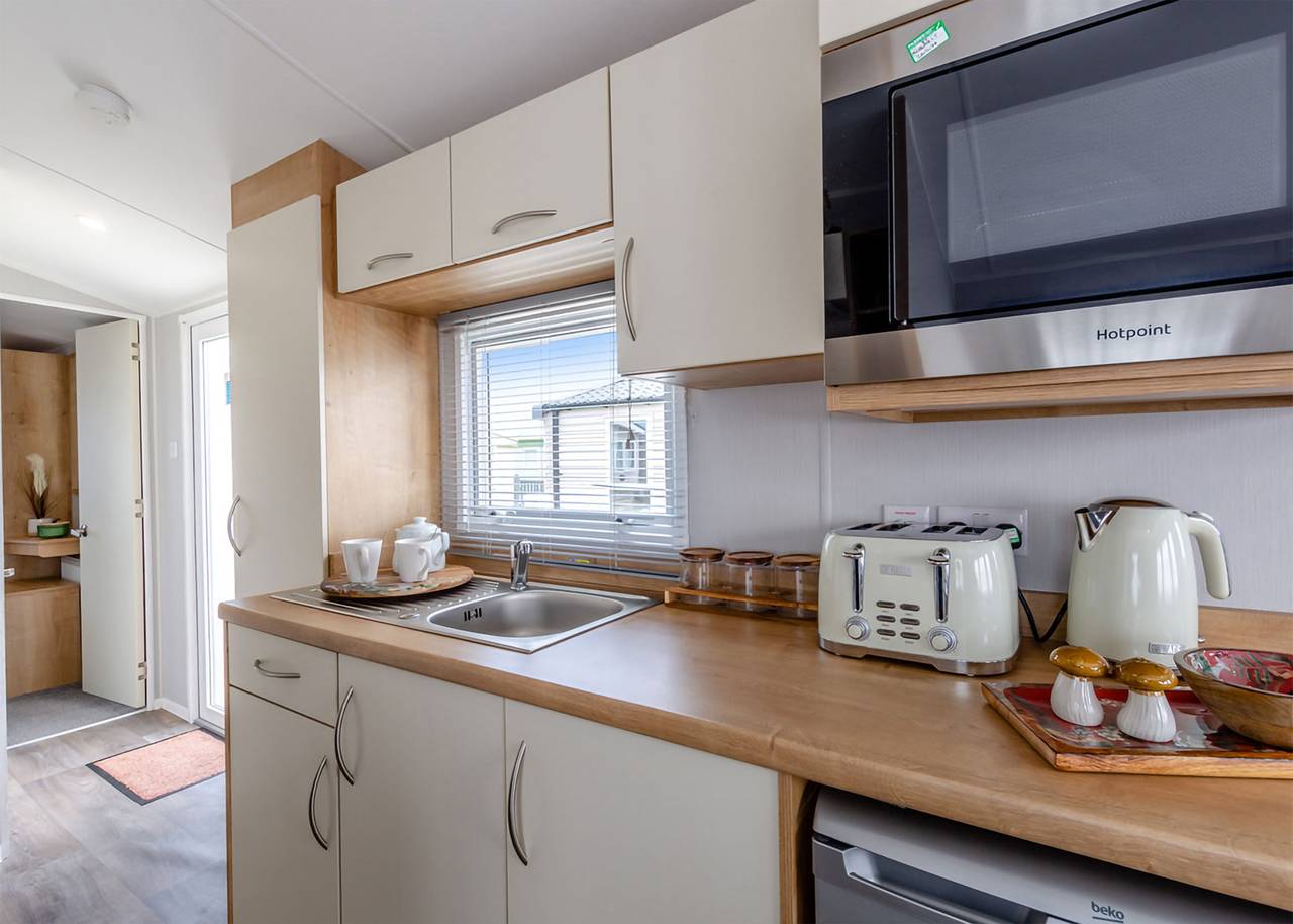 Bronze Caravan with parking 4 in Burgh Castle, Great Yarmouth
