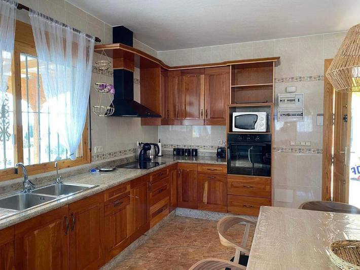 Casa rural para 7 personas, con piscina además de vistas y jardín, Se admiten mascotas en Fortuna - 4