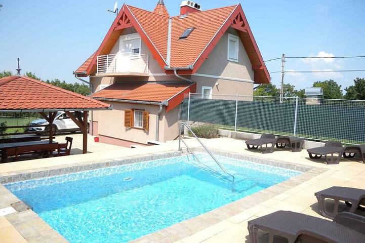 Ferienhaus für 8 Personen, mit Garten in Siofok