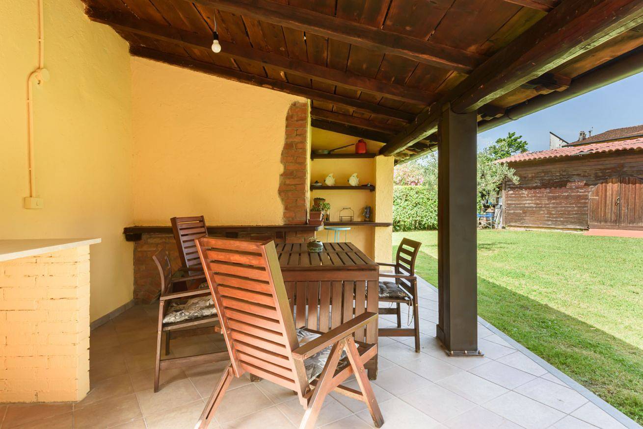 Casina Franca by Mmega in Camaiore, Costa de la Maremma