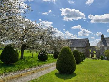 Cottage pour 2 personnes, avec jardin et vue dans Folligny
