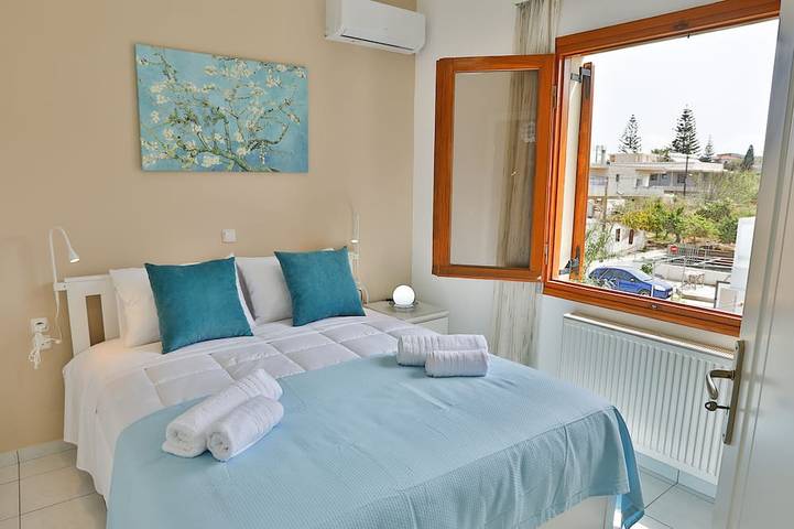 Entire apartment, Mel Studio 2, a modern, spacious and fully equipped apartment next to the sea. in Agioi Apostoli, Chania region