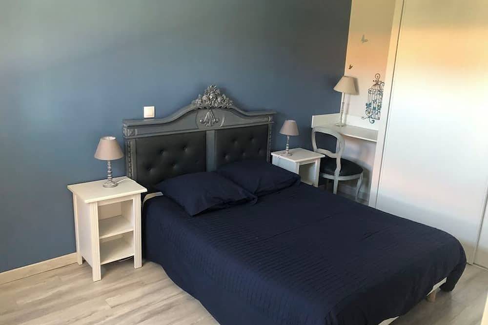 Le Clos Maroches 4* rental with swimming pool for holidaymakers or spa visitors in Los Masos, Región de Prades (Francia)
