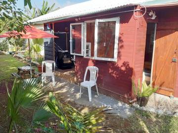 Gîte pour 3 personnes, avec jardin ainsi que piscine et vue dans Riviere Du Mat