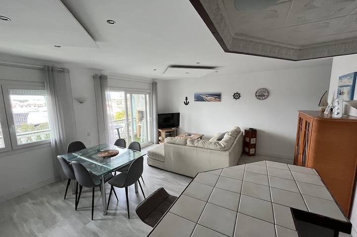 Apartamento entero, Le Marinola Empuriabrava Port - 69m2- Main canal view - Central beach 400m in Ampuriabrava, Alt Empordà