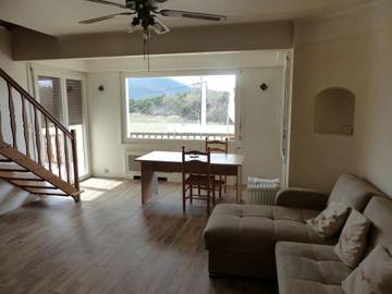 Gîte pour 8 personnes, avec jardin et vue, animaux acceptés à Séranon