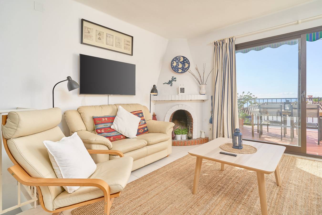 Holiday Home 'Casa Marazul Capistrano Nerja' with Sea View, Wi-Fi and Air Conditioning in El Capistrano, Nerja