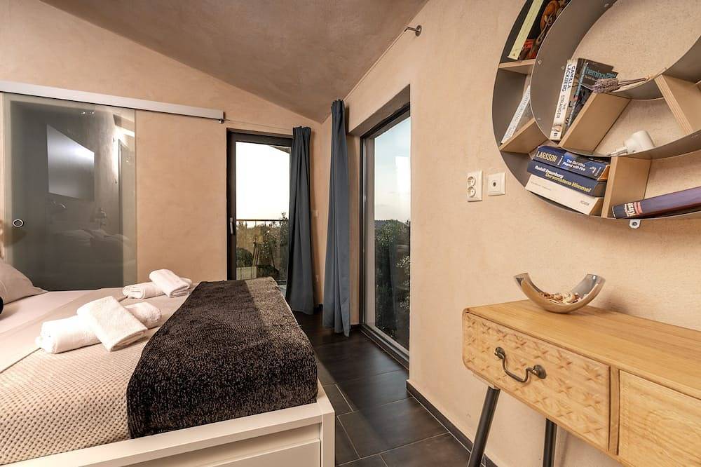 Villa confortable con piscina situado en su propio olivar in Stari Grad, Hvar (isla)