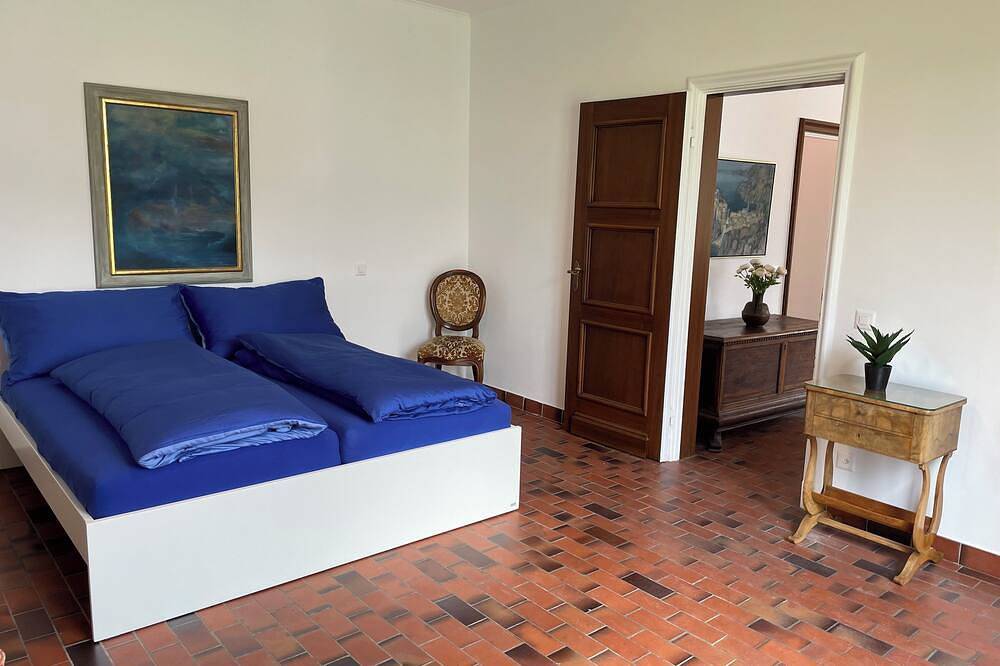 Ganze Wohnung, Ferienwohnung mit grosser Panoramaterrasse und direktem Seezugang in Gambarogno, Lago Maggiore (Schweiz)