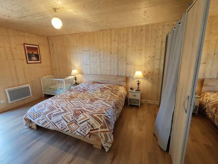 Gîte pour 14 personnes, avec terrasse dans Super Besse - 2