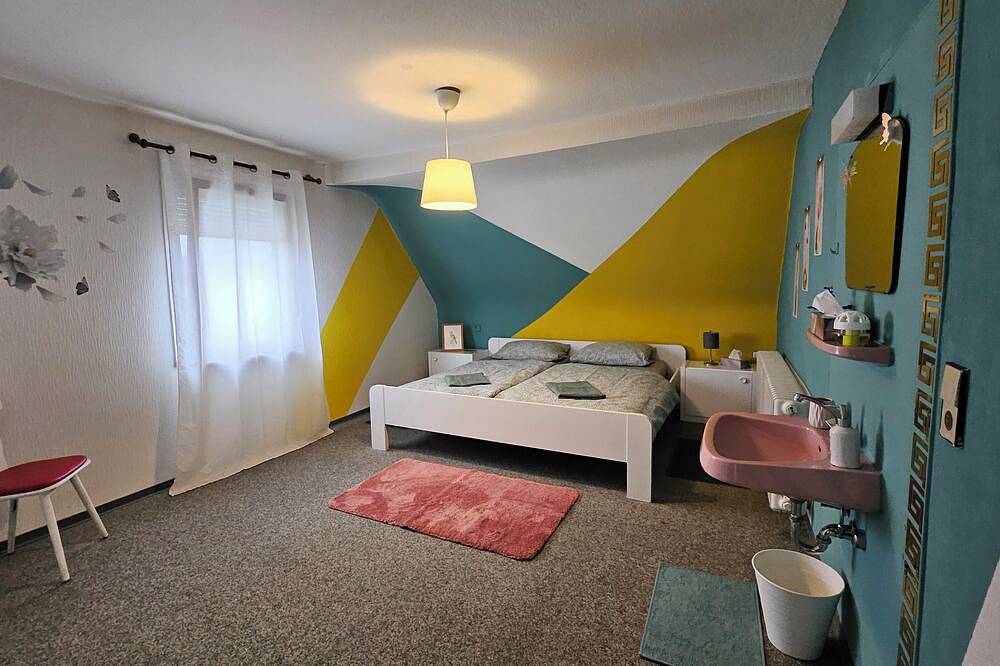 Ganze Wohnung, Doppelzimmer 20 qm mit Dusche in Bad Liebenzell, Nordschwarzwald
