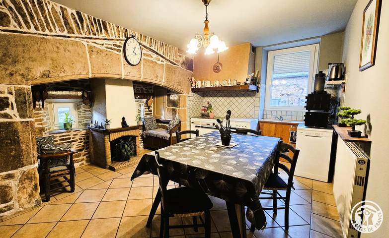 Gîte pour 4 personnes, avec terrasse à Aubazines - 2