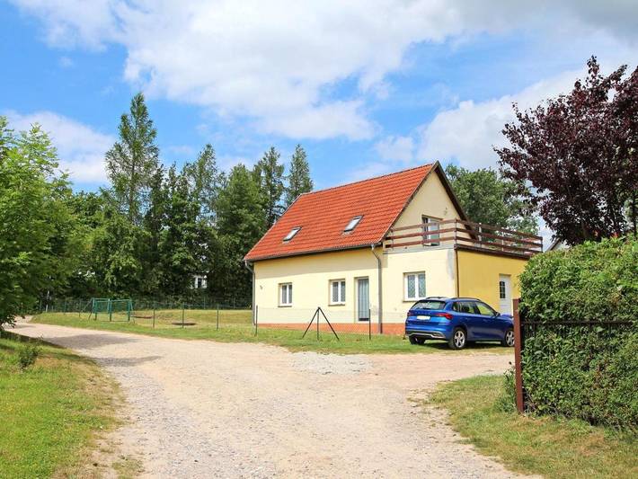 Ferienwohnung für 4 Personen, mit Balkon und Terrasse sowie Seeblick in Walow - 2