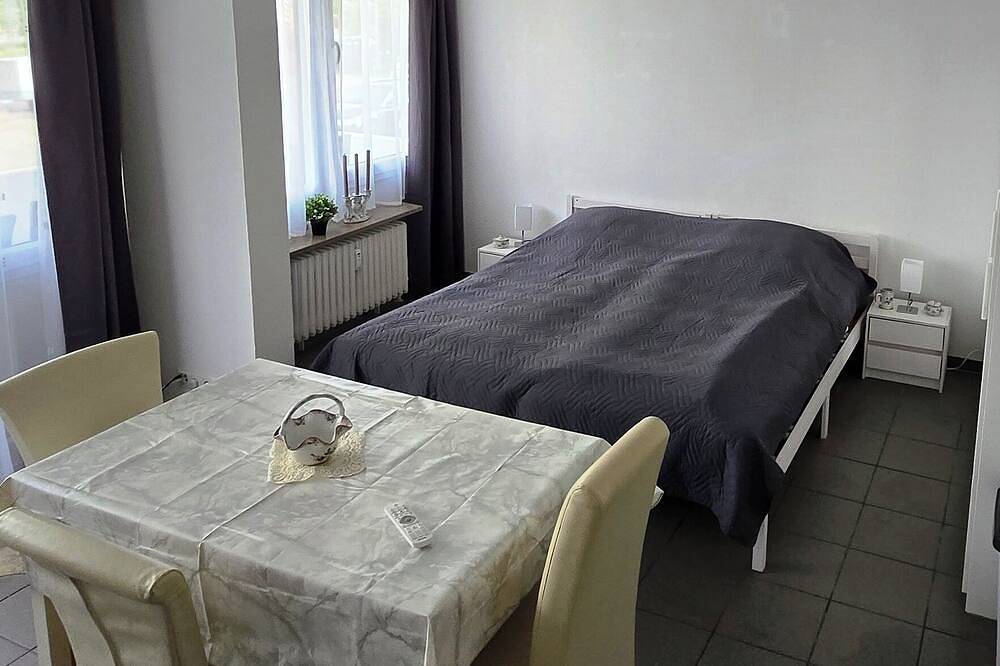 Ganze Wohnung, Ruhige Ferienwohnung/ Monteurzimmer/ Gute Verkehrsanbindung in Linden, Lahntal