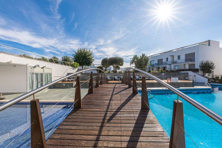 Appartement de vacances pour 4 personnes, avec Jardin et Piscine