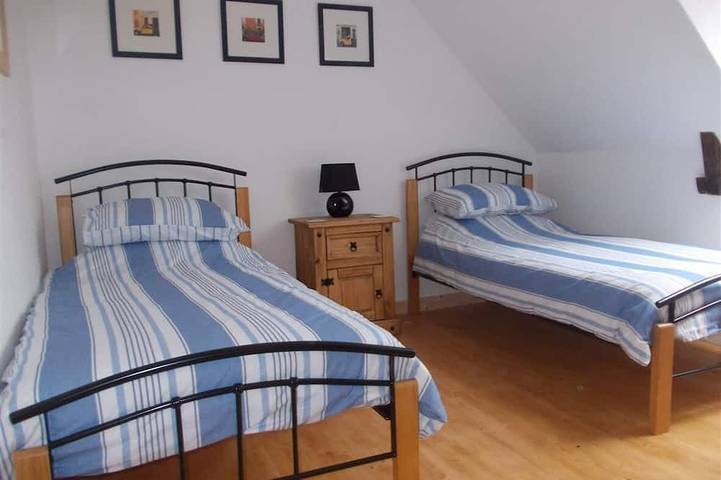 Location de vacances pour 8 personnes, avec jardin à Canihuel - 4