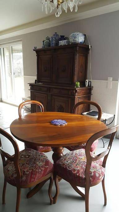Gîte pour 2 personnes, avec Terrasse ainsi que Jardin et Vue à Genève - 3