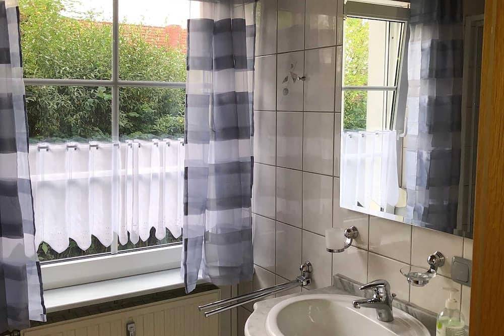Ganze Wohnung, Ferienwohnung Nord-Ost (für 2- 4 Personen) - Ferienwohnungen May in Plankenfels, Frankenalb