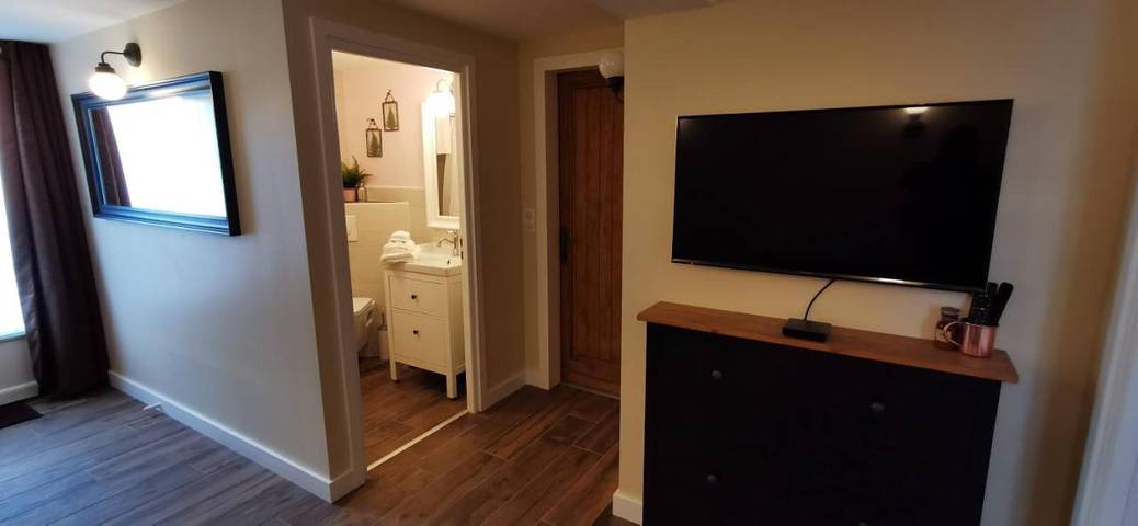 Gîte pour 3 personnes, avec jardin ainsi que vue et terrasse à Marcillac-Vallon - 2